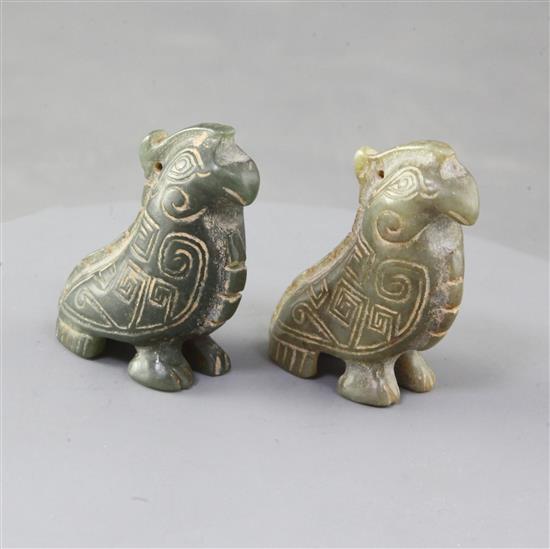 A pair of Chinese archaistic green jade figures of birds, probably Qing dynasty, height 5.2cm
